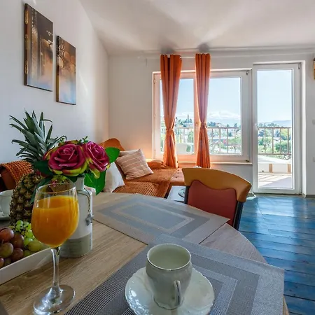 Franka Apartment